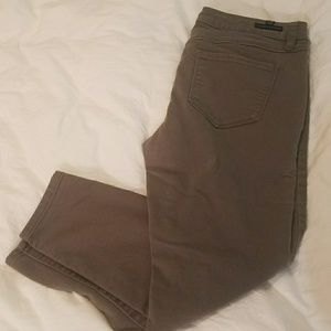 Lauren Conrad capris